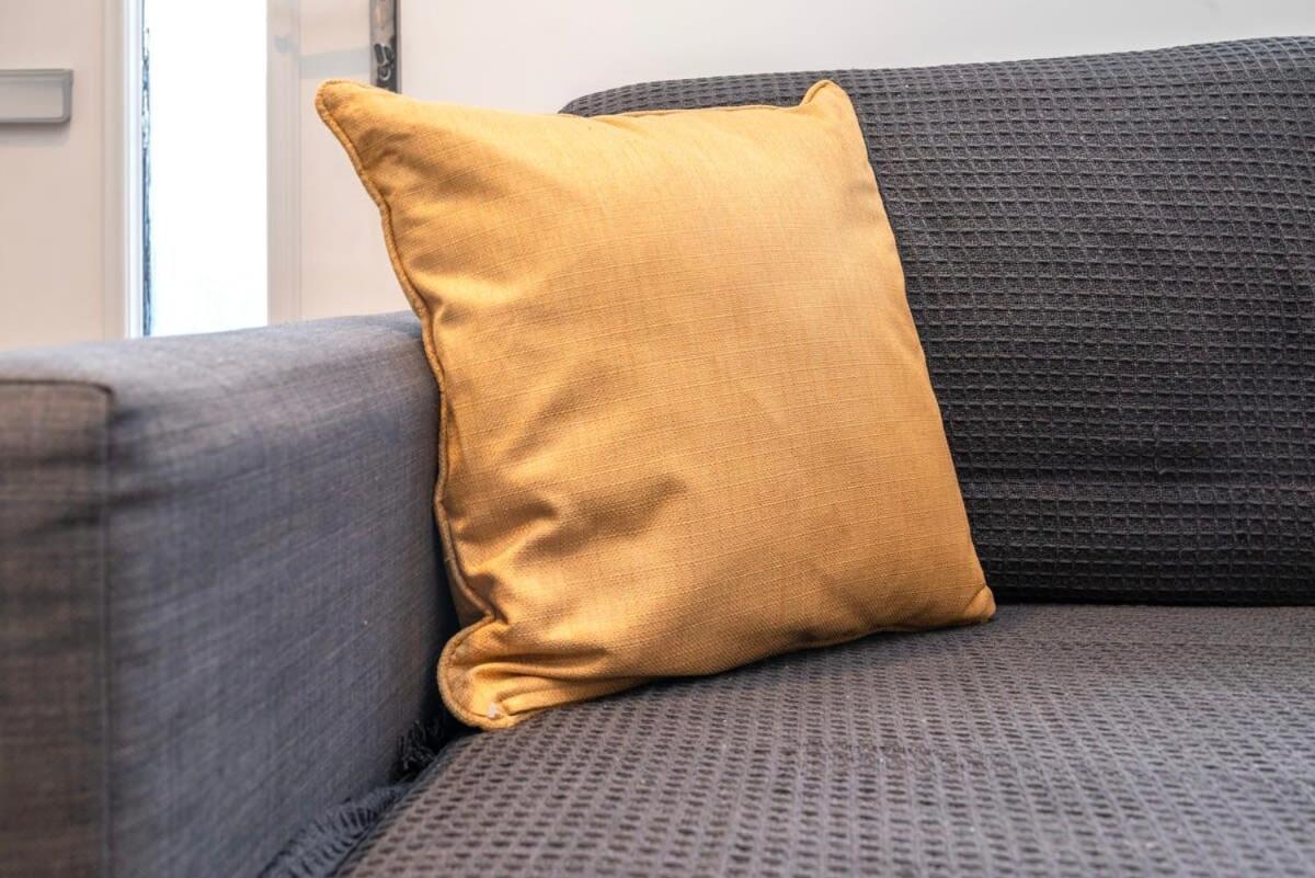 Cozy Single Level Flat With Parking Lejlighed Enfield Eksteriør billede